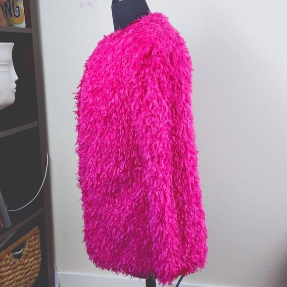 Martha Debayle X IVONNE Hot Pink jacket - Picture 3 of 6